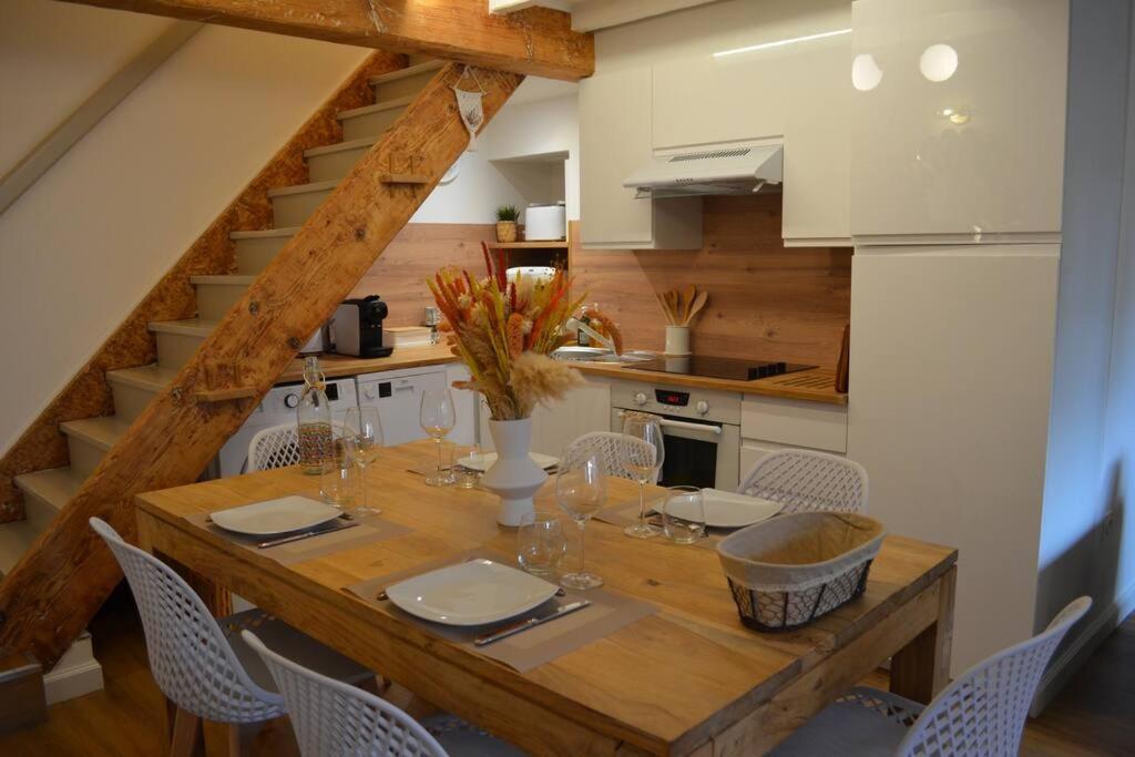 Charmant Appartement - Proche Chateau Cite カルカソンヌ エクステリア 写真