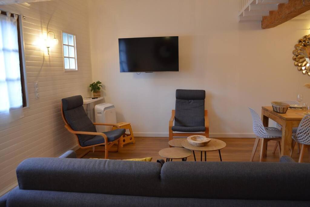 Charmant Appartement - Proche Chateau Cite カルカソンヌ エクステリア 写真