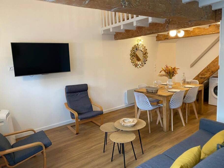 Charmant Appartement - Proche Chateau Cite カルカソンヌ エクステリア 写真