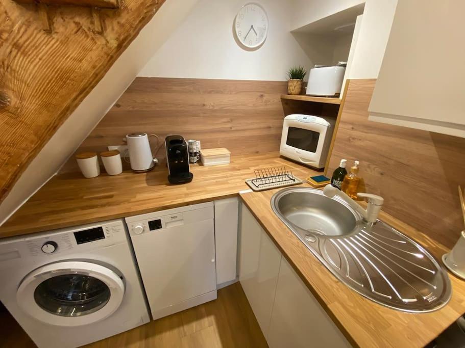 Charmant Appartement - Proche Chateau Cite カルカソンヌ エクステリア 写真